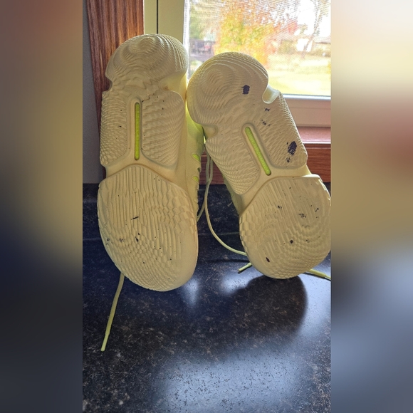 Under Armour, Women's, size 11, Break Thru-4, Flow, Good Shape, Basketball shoes - Picture 6 of 11